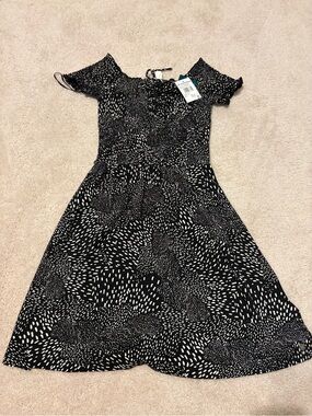 Roxy Black & White Off-Shoulder A-Line Dress